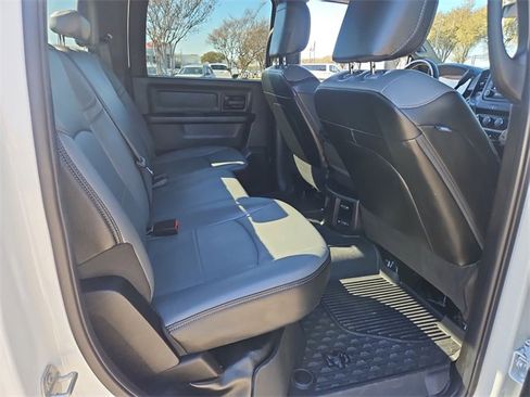 Used 2024 RAM 2500 Tradesman w/ Chrome Appearance Group image 25