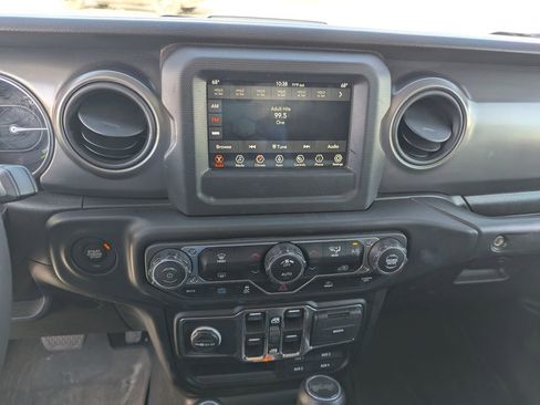 Used 2023 Jeep Wrangler Unlimited AWD/4WD image 19