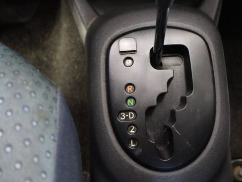 Used 2007 Toyota Yaris 2-Door Hatchback image 16