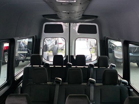 Used 2025 Mercedes-Benz Sprinter 2500 image 29