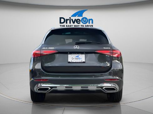 Used 2024 Mercedes-Benz GLC 300 4MATIC image 5