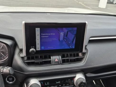 Used 2025 Toyota RAV4 XLE FWD image 21