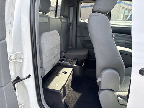 Used 2013 Toyota Tacoma 4x4 Access Cab V6 w/ SR5 Pkg image 30
