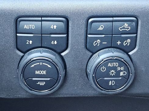 Used 2024 Chevrolet Silverado 1500 LT Trail Boss w/ Convenience Package II image 13