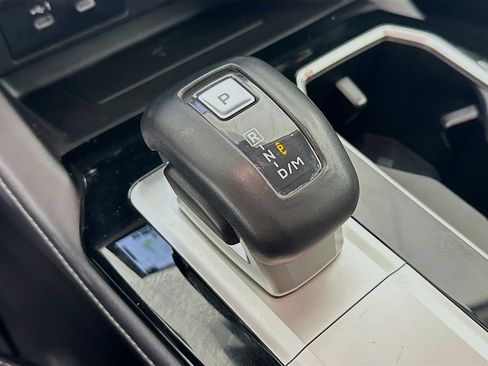 Used 2025 Mitsubishi Outlander SE image 25