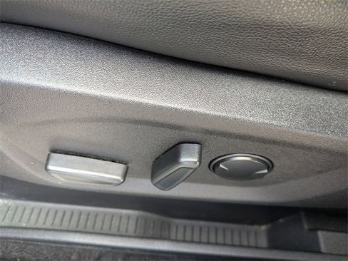 Used 2022 Ford Edge Titanium image 12