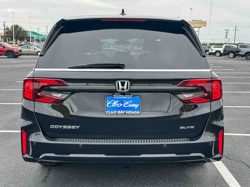 Certified 2025 Honda Odyssey Elite image 7
