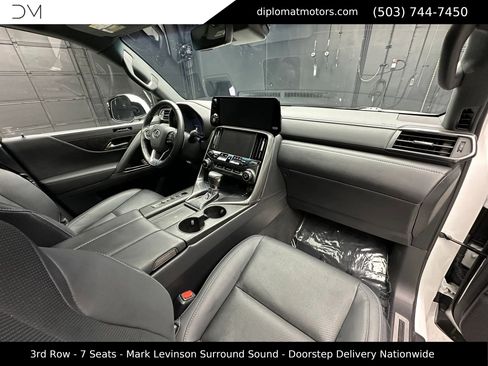 Used 2024 Lexus LX 600 4WD w/ Interior Upgrade Package image 19