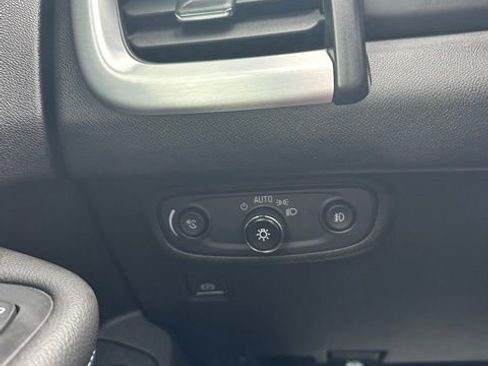 Used 2022 GMC Terrain SLT w/ GMC Pro Grade Package AWD/4WD image 34