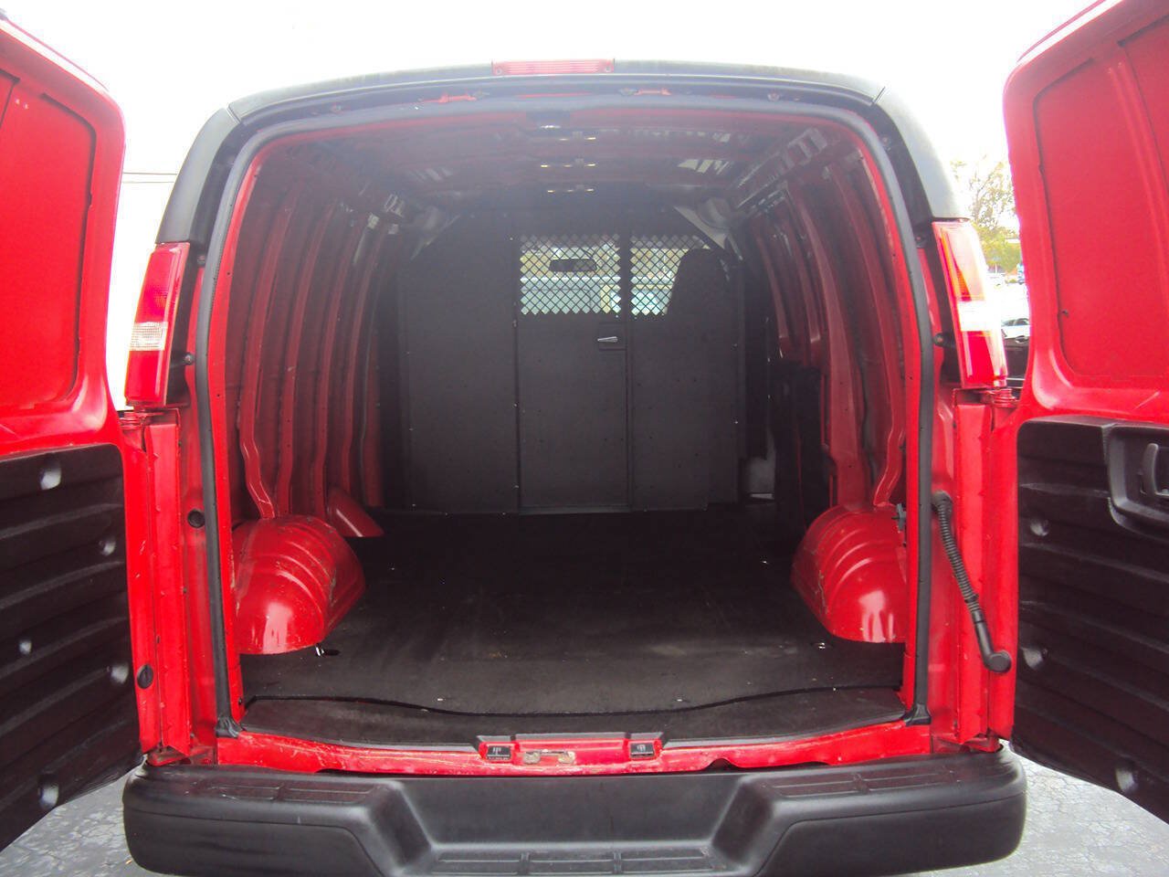 Used 2019 GMC Savana 2500 w/ Driver Convenience Package RWD image 13