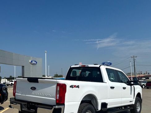 New 2026 Ford F250 XL w/ XL Off-Road Package image 4