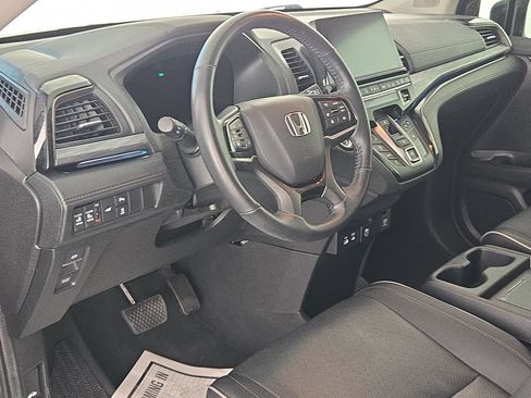 Used 2025 Honda Odyssey Elite image 2