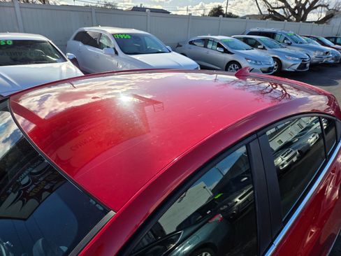 Used 2017 Chevrolet Cruze LT w/ Convenience Package image 6