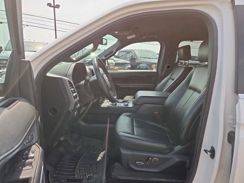 Used 2019 Ford Expedition XLT w/ Equipment Group 202A image 9