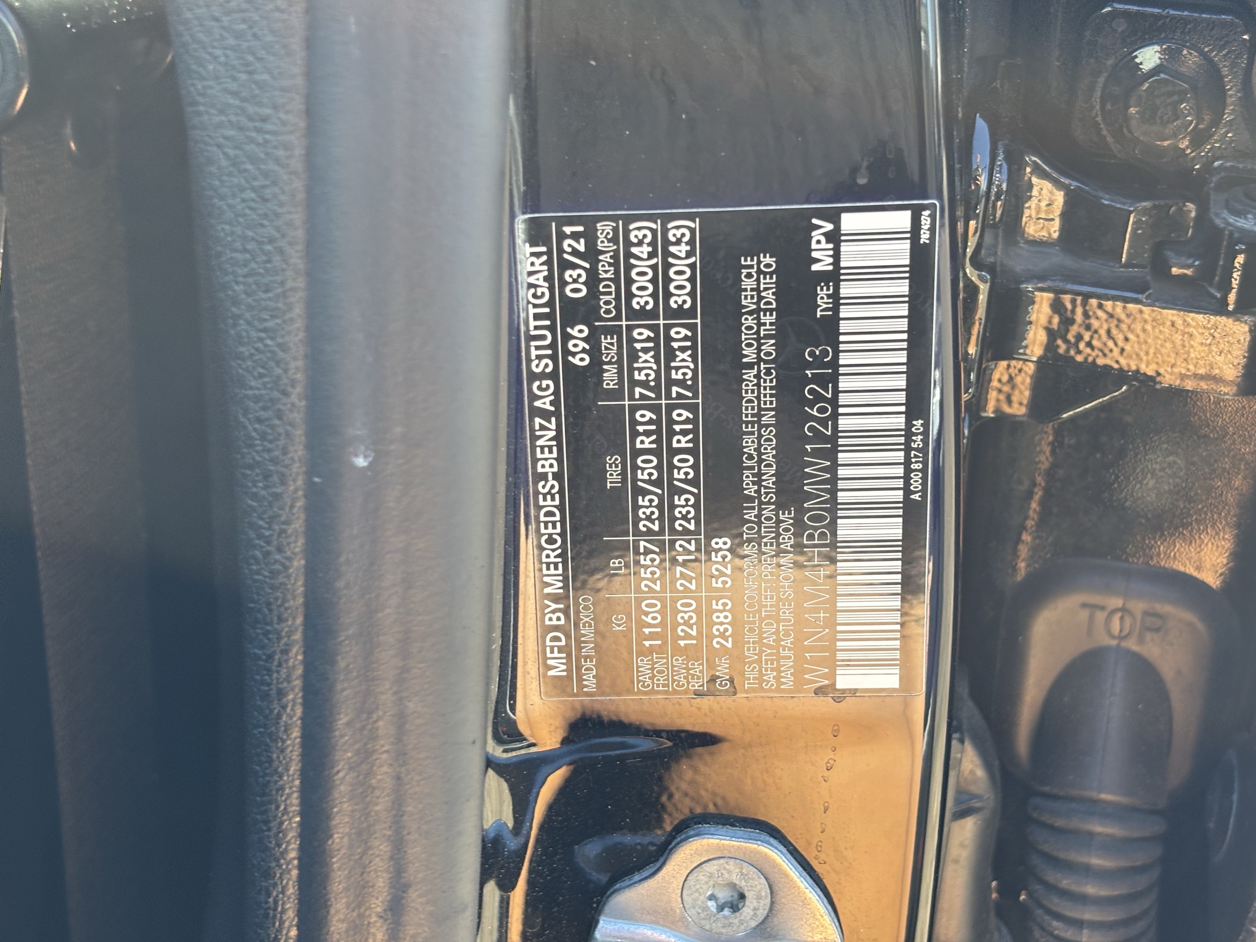 Used 2021 Mercedes-Benz GLB 250 4MATIC image 30