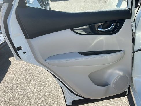 Used 2019 Nissan Rogue Sport SL w/ Premium Package image 21