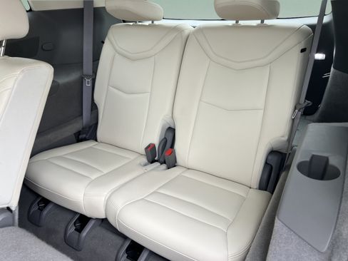 Used 2020 Cadillac XT6 Premium Luxury FWD image 28
