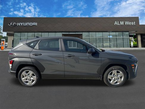 Used 2026 Hyundai Kona SE FWD image 4