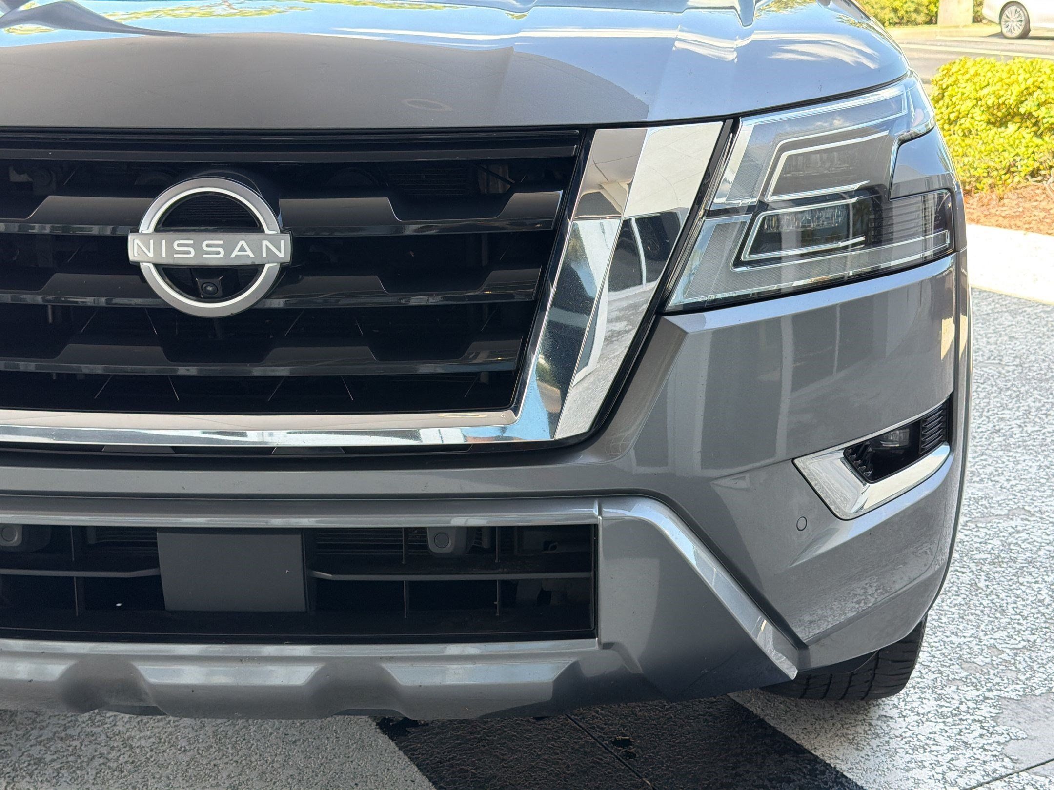 Used 2021 Nissan Armada Platinum w/ Captain's Chairs Package RWD image 11