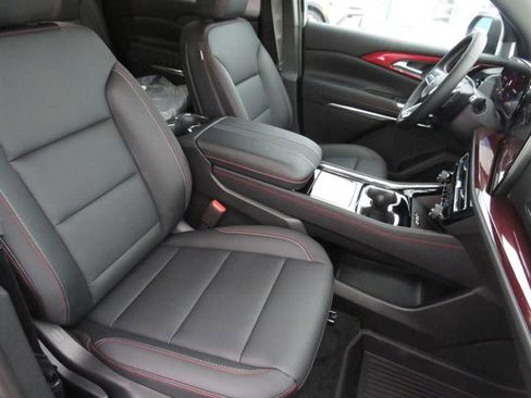 New 2026 Chevrolet Traverse Z71 w/ Driver Confidence Package image 14