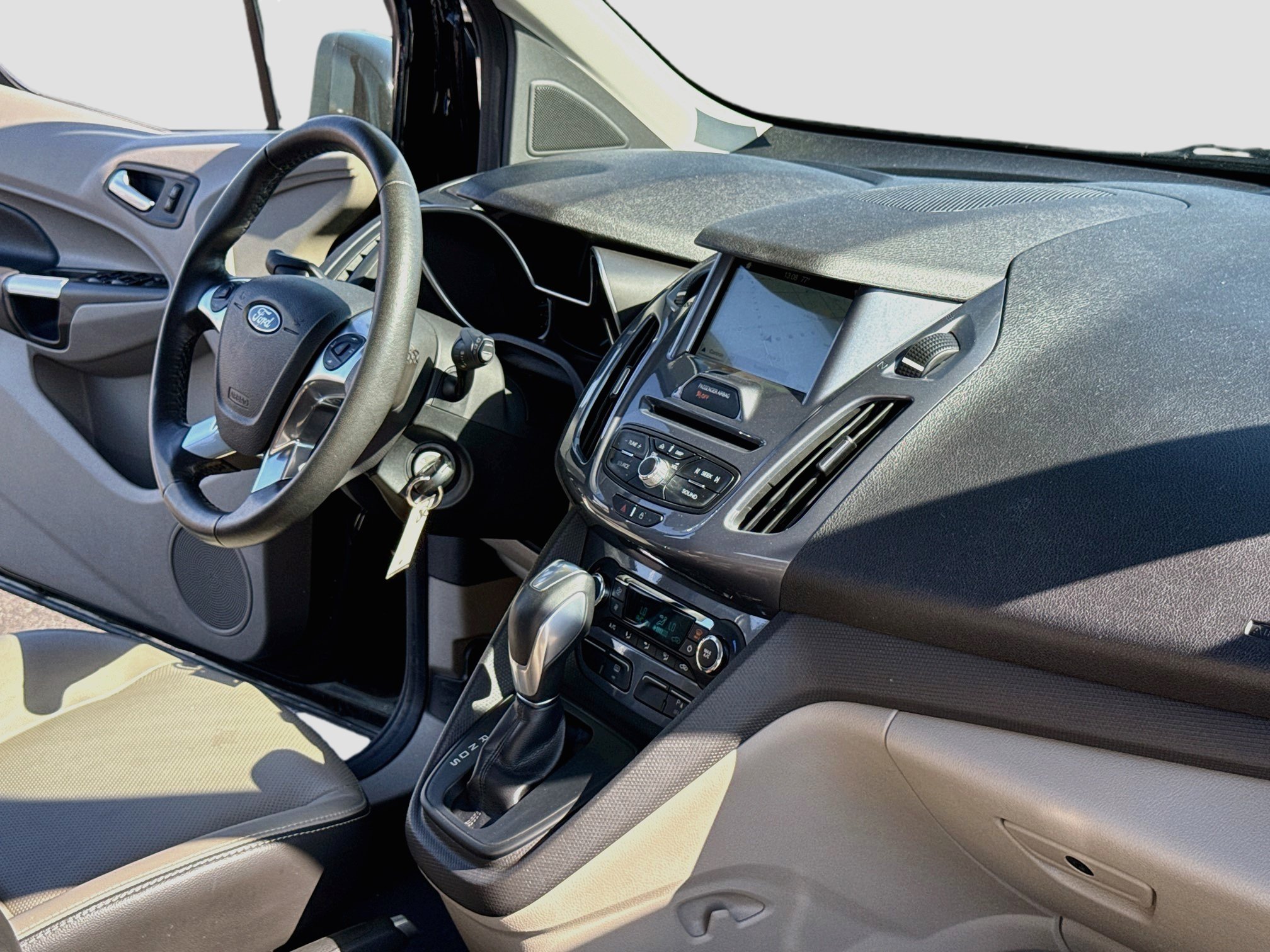 Used 2018 Ford Transit Connect Titanium FWD image 15