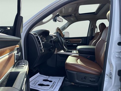 Used 2018 RAM 3500 Laramie Longhorn w/ Max Tow Package image 17