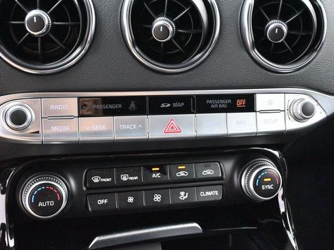Used 2020 Kia Stinger GT-Line w/ Sun & Sound Package AWD/4WD image 24