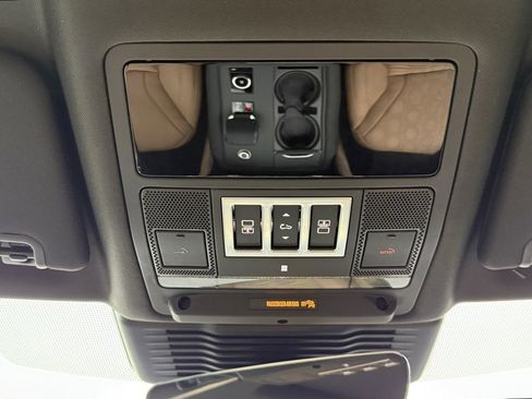 New 2026 Land Rover Discovery Limited Edition image 30