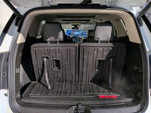 Used 2021 GMC Acadia Denali w/ Denali Ultimate Package image 9