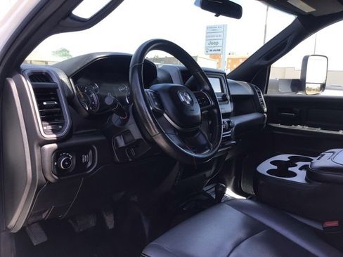 Used 2022 RAM 3500 Tradesman w/ Chrome Appearance Group image 8