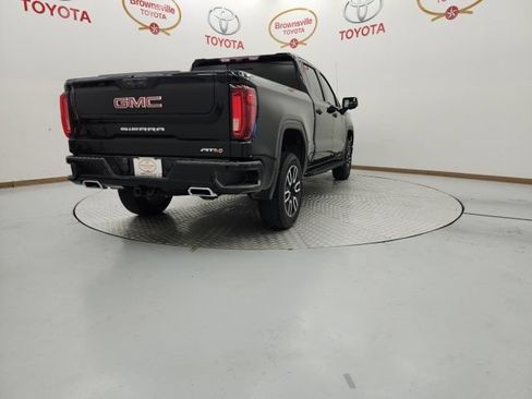 Used 2024 GMC Sierra 1500 AT4 w/ Technology Package AWD/4WD image 8