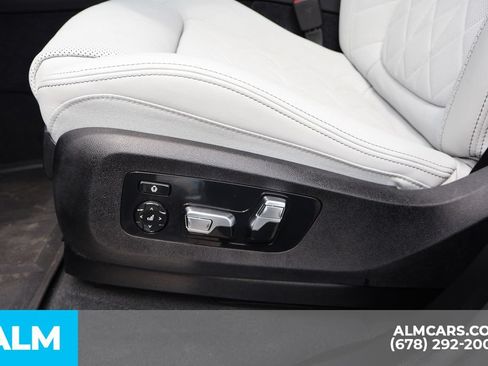 Used 2025 BMW X7 xDrive40i w/ Premium Package AWD/4WD image 13