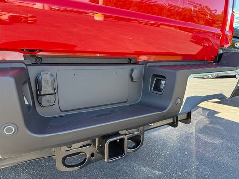 New 2026 Ford F250 Lariat w/ Chrome Package image 12