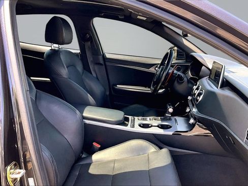 Used 2018 Kia Stinger GT1 AWD/4WD image 7