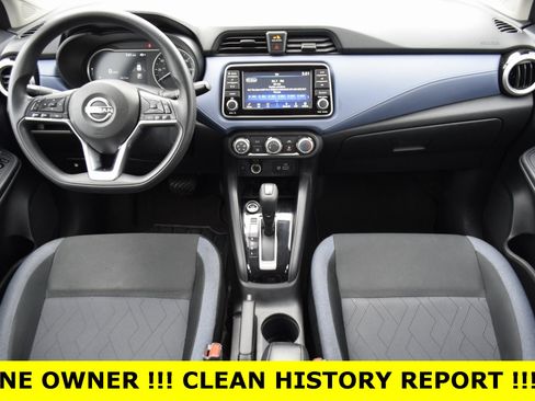Used 2023 Nissan Versa SV image 2