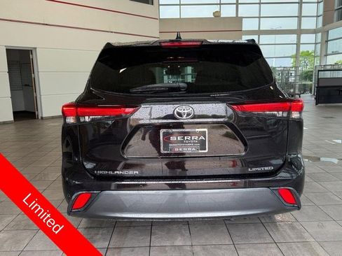 Used 2021 Toyota Highlander Limited FWD image 4