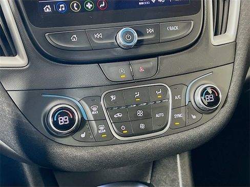 Used 2023 Chevrolet Malibu LT image 17
