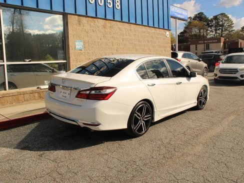 Used 2016 Honda Accord Sport image 4