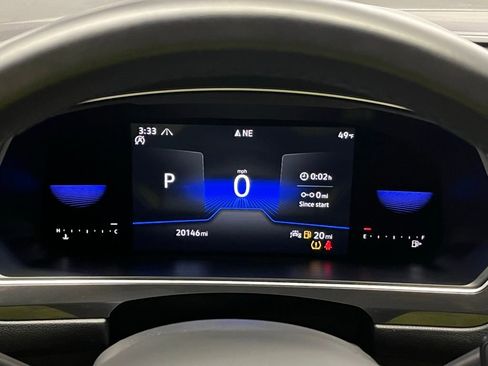 Used 2023 Volkswagen Tiguan SE R-Line image 25