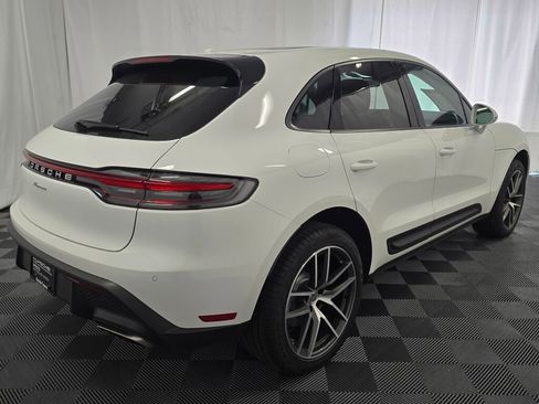 Certified 2025 Porsche Macan image 7