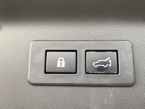 Certified 2025 Subaru Forester Limited image 8