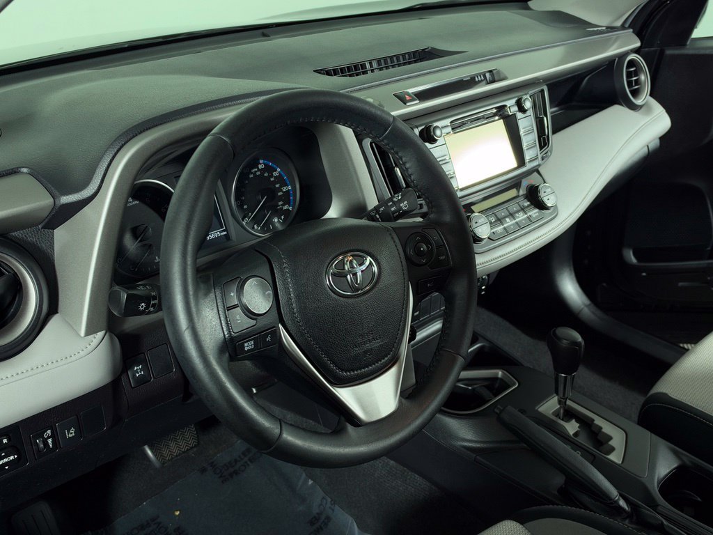 Used 2018 Toyota RAV4 XLE w/ Plus Extra Value Package AWD/4WD image 13