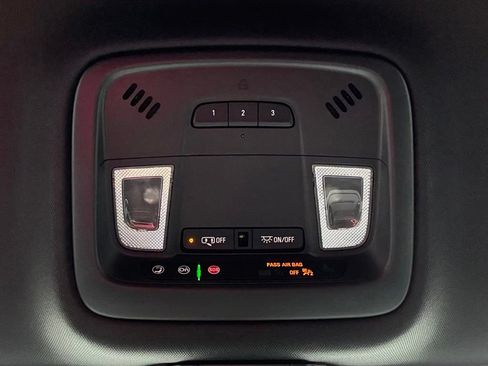 Used 2022 Chevrolet Traverse LT AWD/4WD image 27
