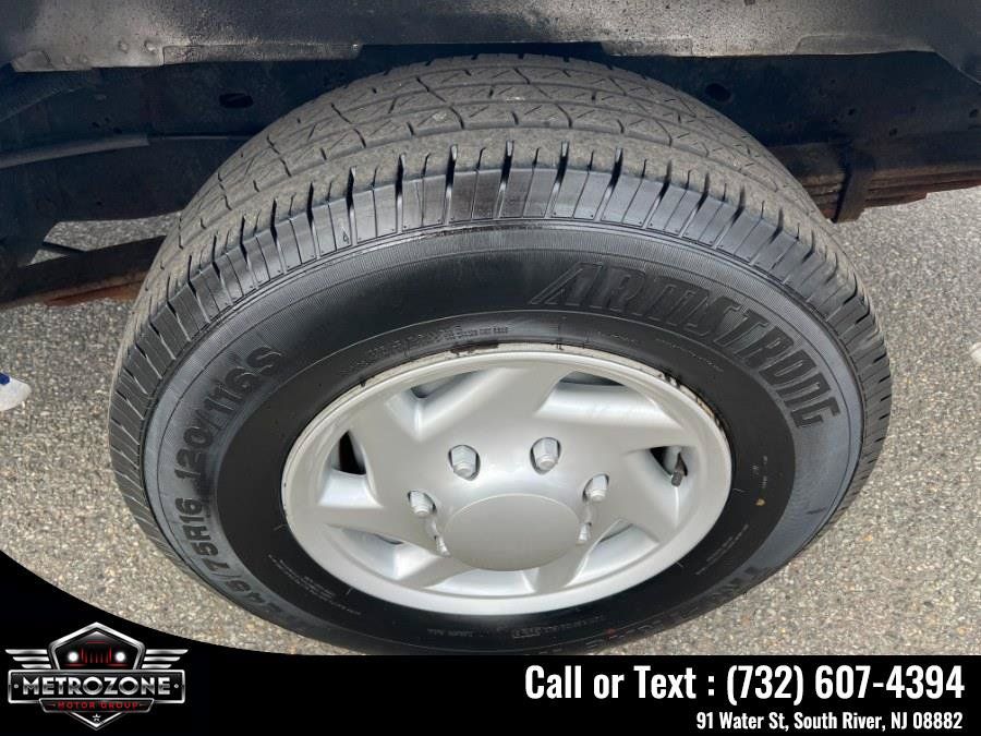 Used 2014 Ford E-350 and Econoline 350 Super Duty w/ Power Group RWD image 34