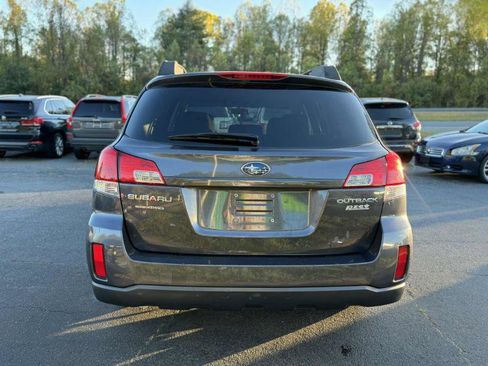 Used 2010 Subaru Outback 2.5i Premium image 6