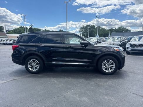 Used 2023 Ford Explorer XLT w/ Equipment Group 202A AWD/4WD image 6
