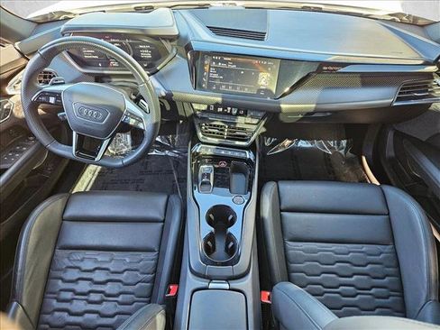 Used 2022 Audi e-tron GT Prestige image 15
