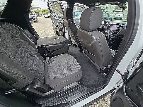 Used 2023 Chevrolet Traverse LT image 42