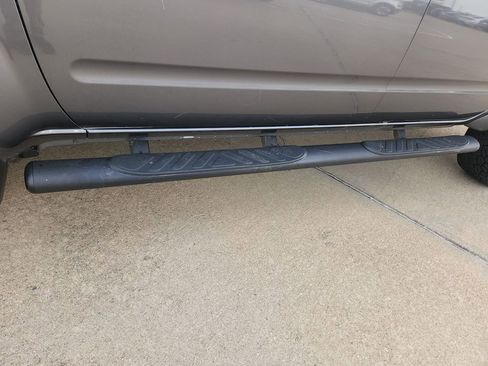 Used 2021 Nissan Frontier SV w/ Midnight Edition Floor Mats image 31