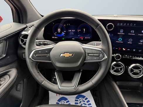Used 2024 Chevrolet Blazer EV LT image 12